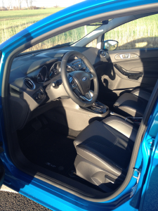 Ford-Fiesta-Ecoboost-1.0-Powershift-Titanium-interior