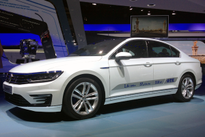 Volkswagen-Passat-Paris-Auto_Show-2014