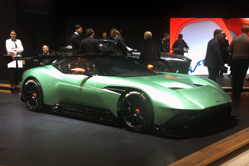 Aston_Martin_Vulcan-Geneva_Auto_Show-2015