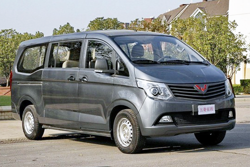 Auto-sales-statistics-China-Wuling_Journey-minibus