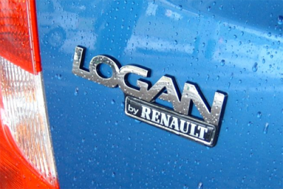 Logan_by_Renault-badge