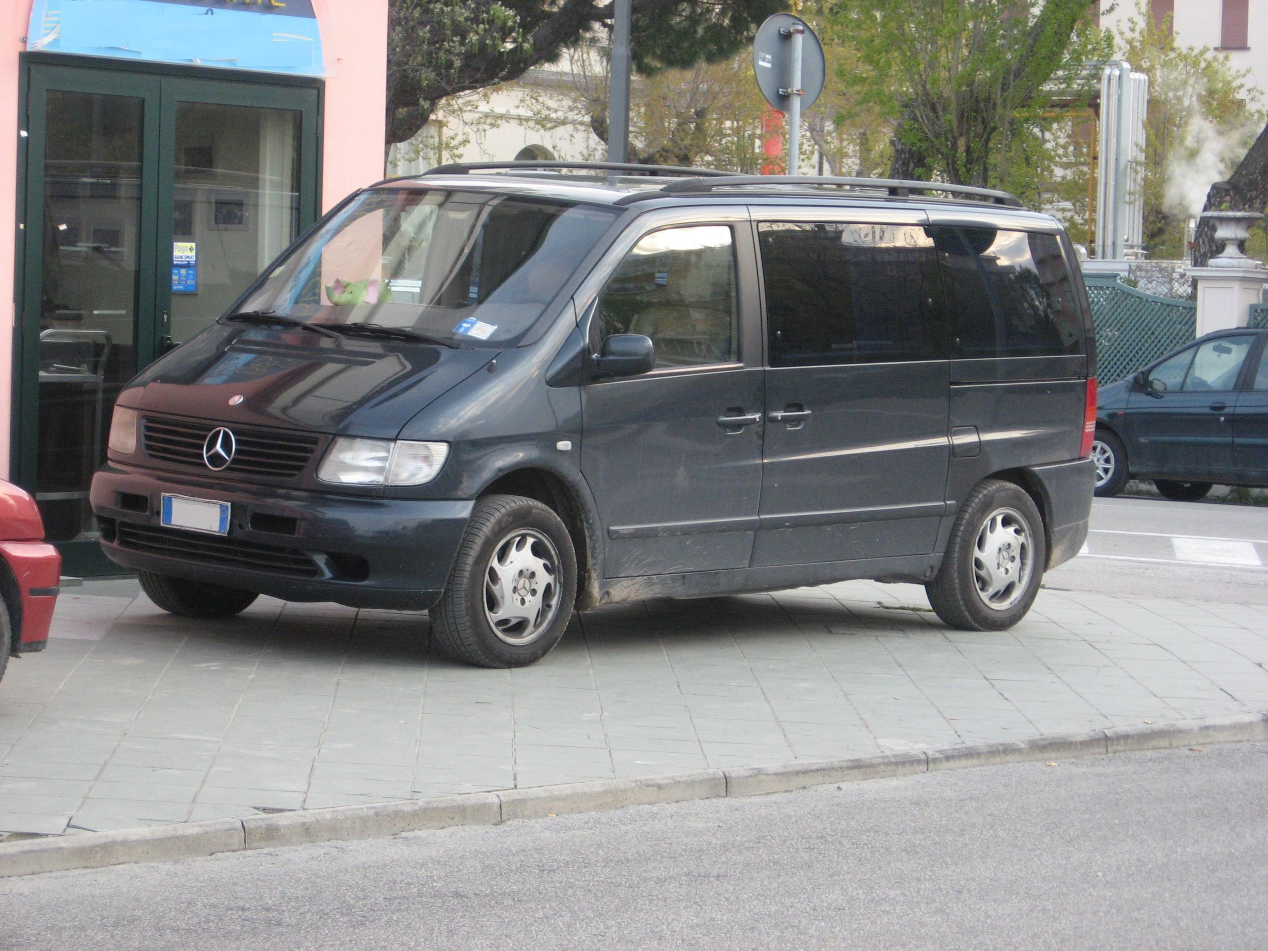 vans europe custom
